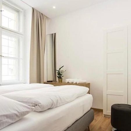 Luxury Apartment On Wenceslas Square Prague Exterior photo